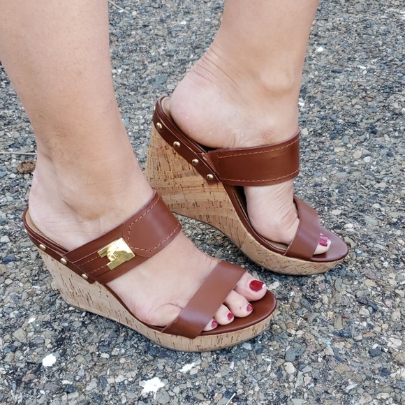 Tommy Hilfiger Shoes - TOMMY HILFIGER brown wedge sandals size 8.5